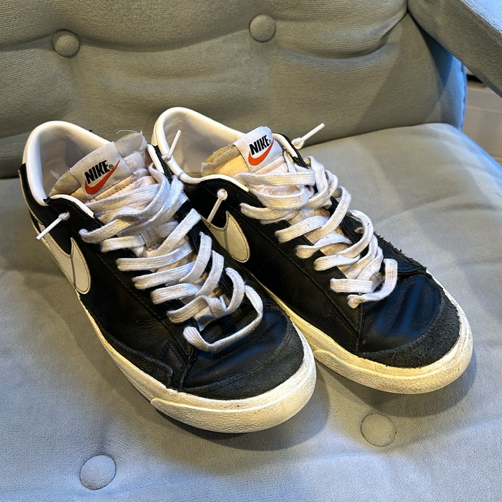 Nike Blazer Low '77 Vintage Men's Size 10.5 Women's Size 12 black white unisex